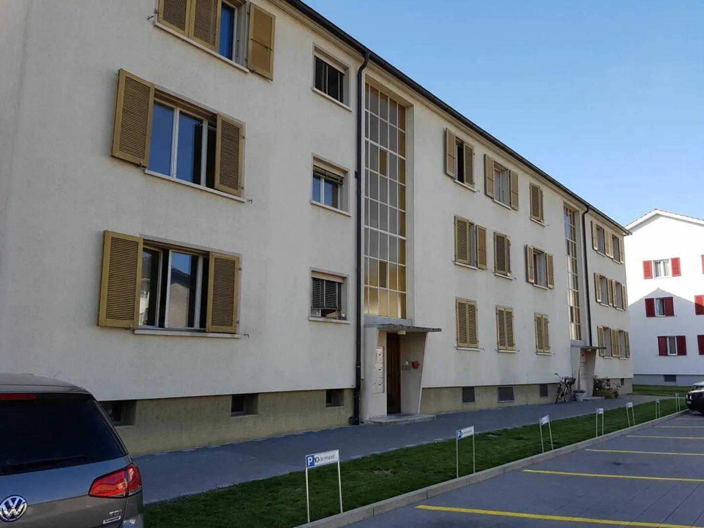 Aussenparkplatz Nähe Bahnhof - Foto 2 von 2