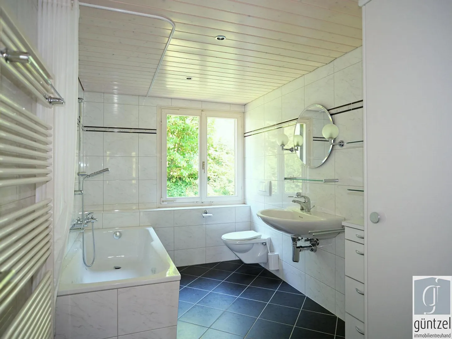 Single-family house with potential in a quiet, idyllic location - Photo 12 of 13