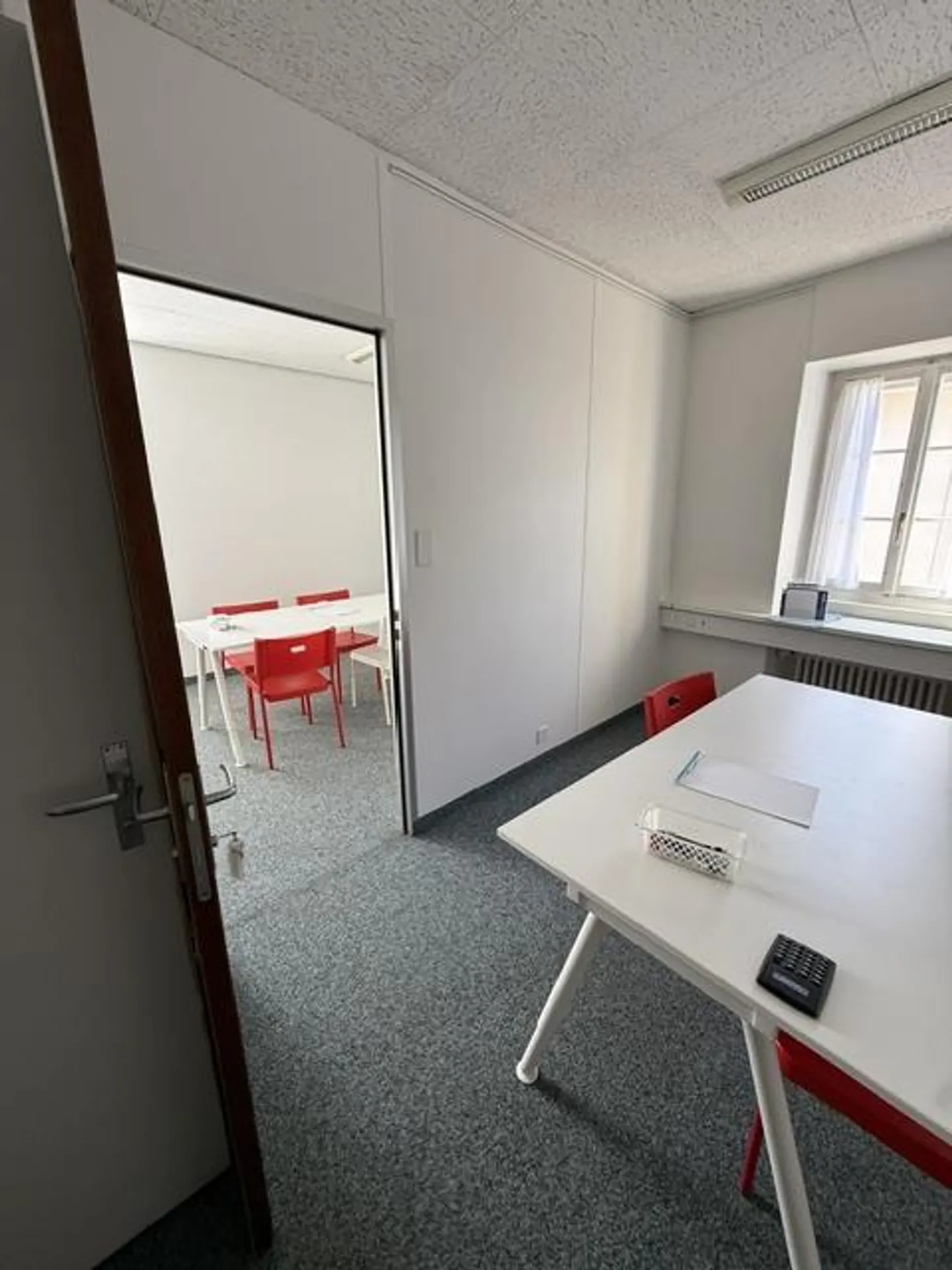 Attractive commercial space for rent in a prime location in Zofingen - Photo 4 of 11