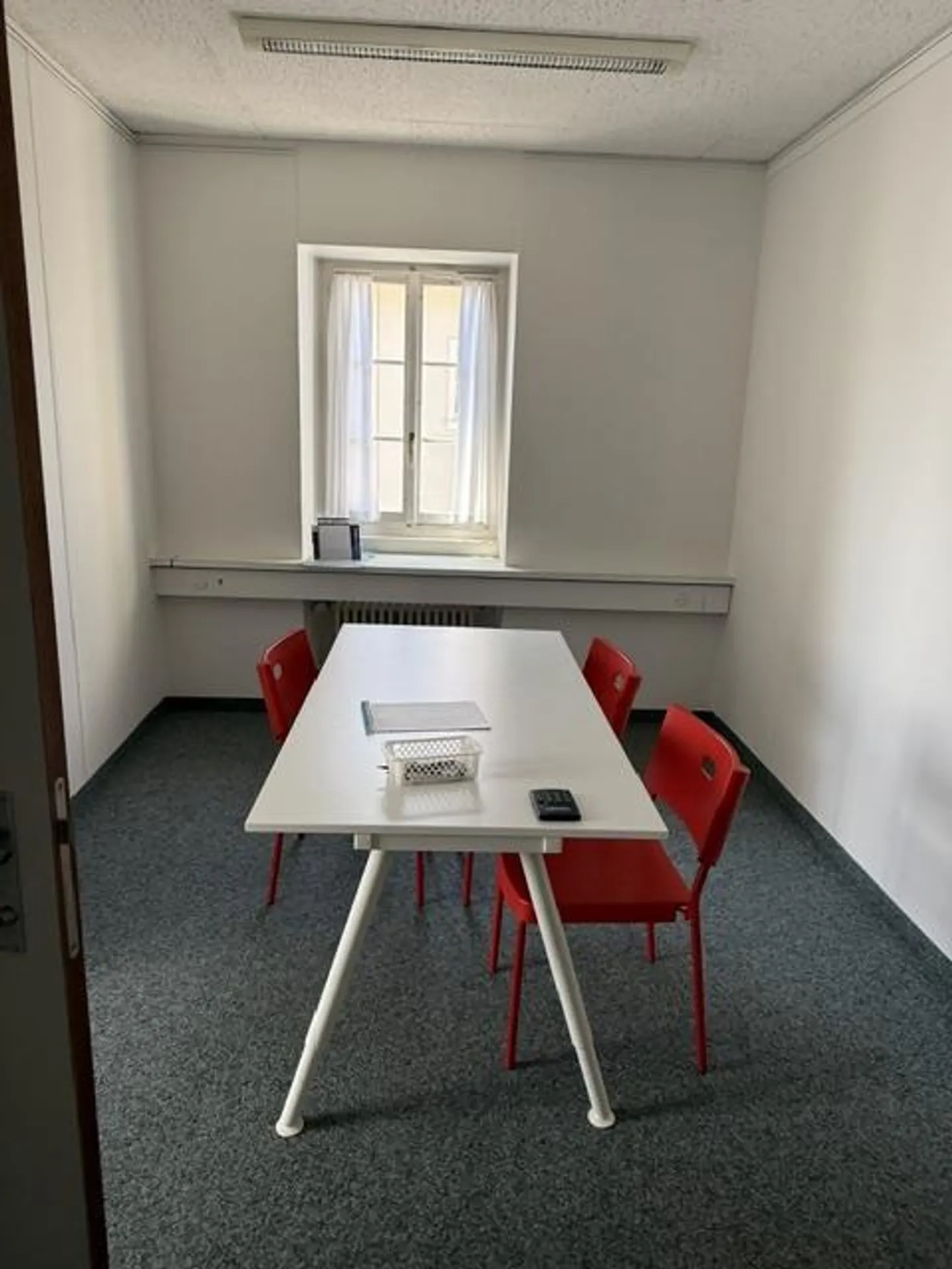 Attractive commercial space for rent in a prime location in Zofingen - Photo 3 of 11