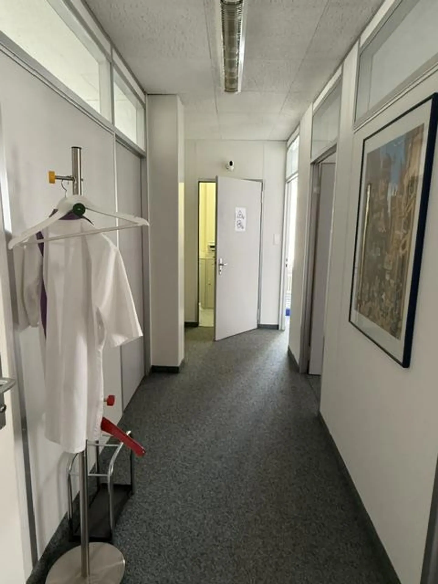 Attractive commercial space for rent in a prime location in Zofingen - Photo 7 of 11