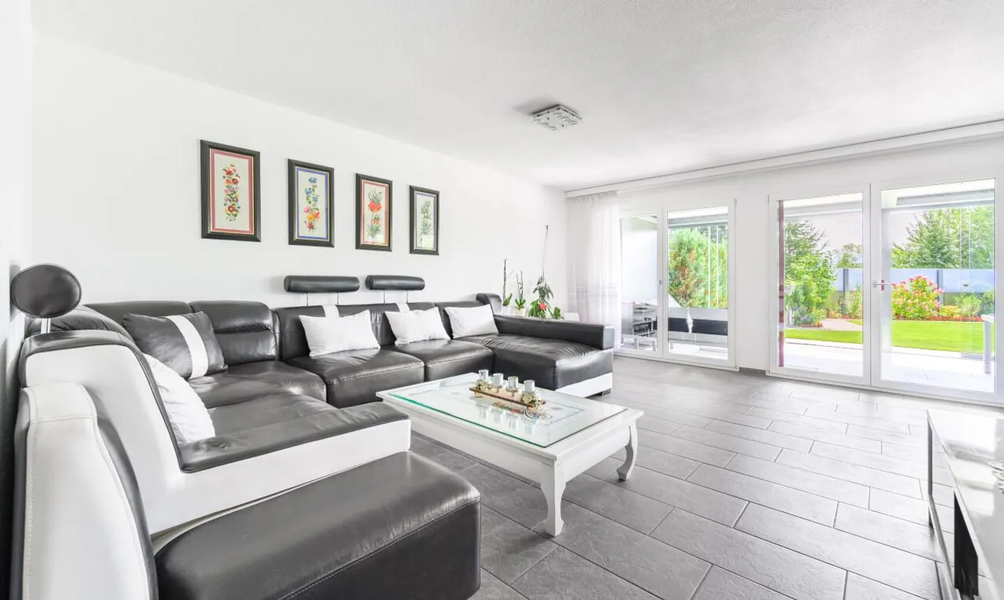 Modern Semi-Detached House with Large Surroundings - Photo 2 of 11
