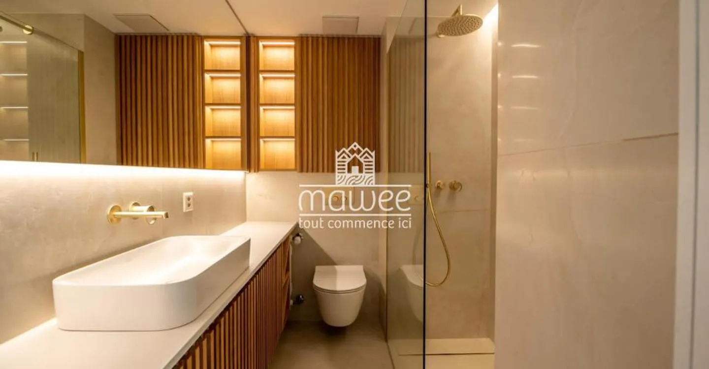 Magnificent fully renovated apartment with high-end finishes - Photo 4 of 12