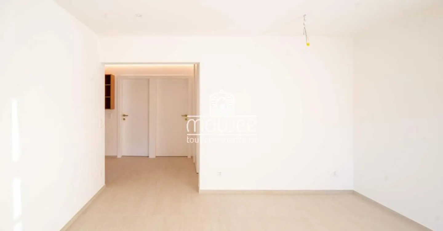 Magnificent fully renovated apartment with high-end finishes - Photo 7 of 12