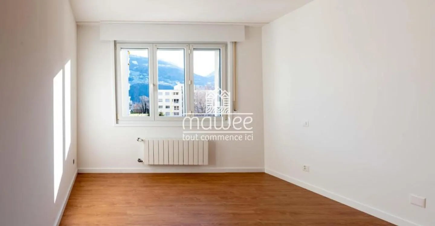 Magnificent fully renovated apartment with high-end finishes - Photo 8 of 12