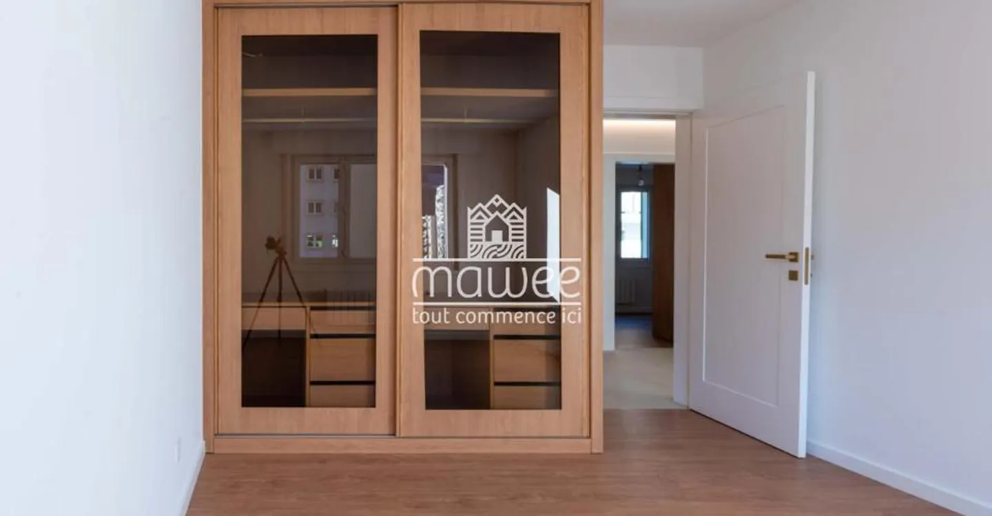 Magnificent fully renovated apartment with high-end finishes - Photo 10 of 12
