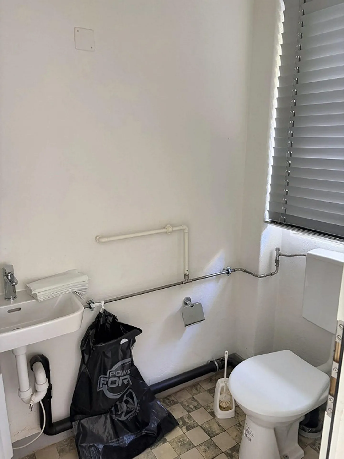 Spazi commerciali a prezzi accessibili per uso temporaneo Ufficio, Laboratorio & Posizione... - Foto 11 di 11