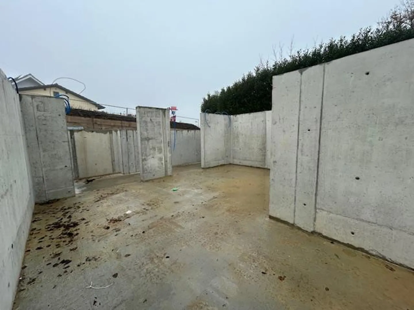 CHF 435,000 for building land with completed (shell) basement - Photo 2 of 4