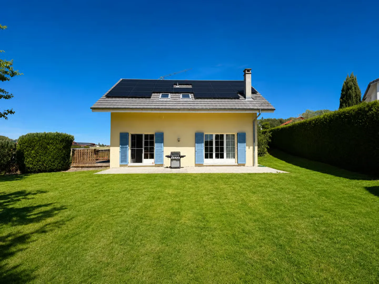 Superbe villa individuelle de 6.5 pièces avec géothermie et panneaux solaires - - Foto 4 von 7