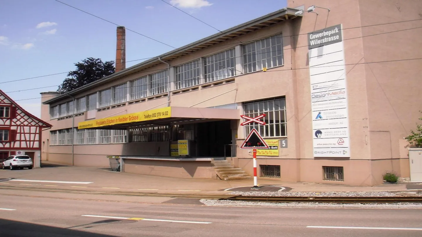 Versatile commercial space in a central location - Photo 6 of 6