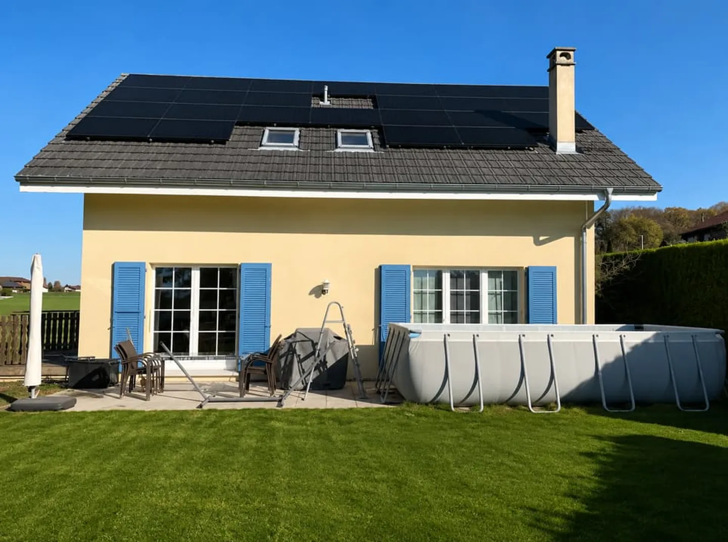 Superbe villa individuelle de 6.5 pièces avec géothermie et panneaux solaires - - Foto 2 von 7