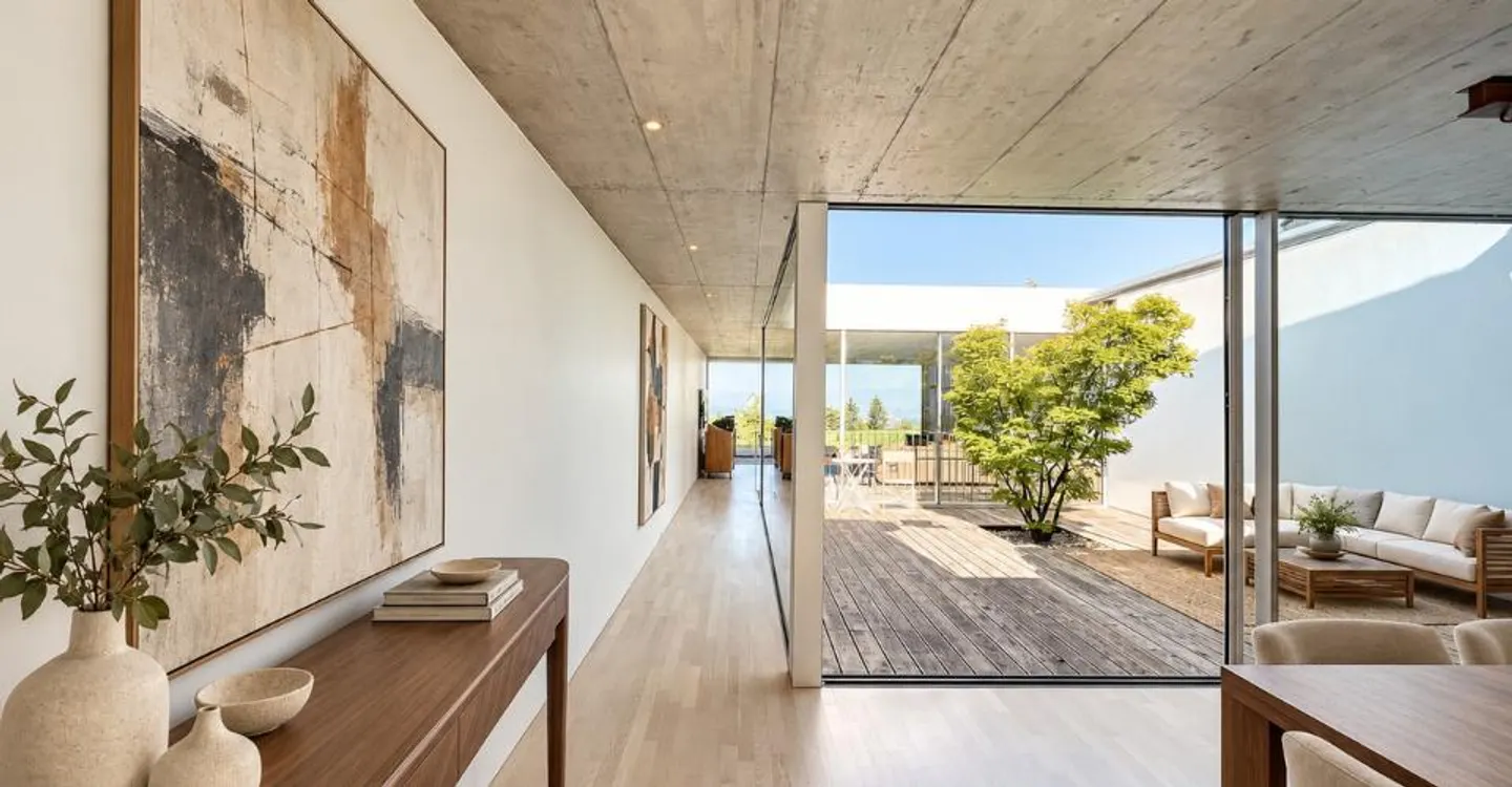 Villa contemporaine avec vue sur le lac - Photo 2 sur 8
