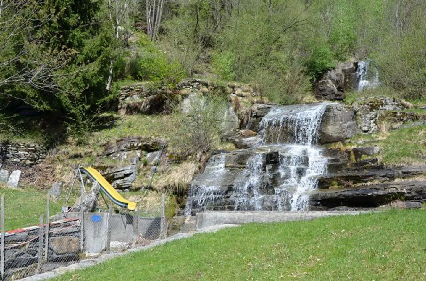 Rustico 3 1/2 locali in posizione molto tranquilla e soleggiata con vista / Bell... - Foto 37 di 39