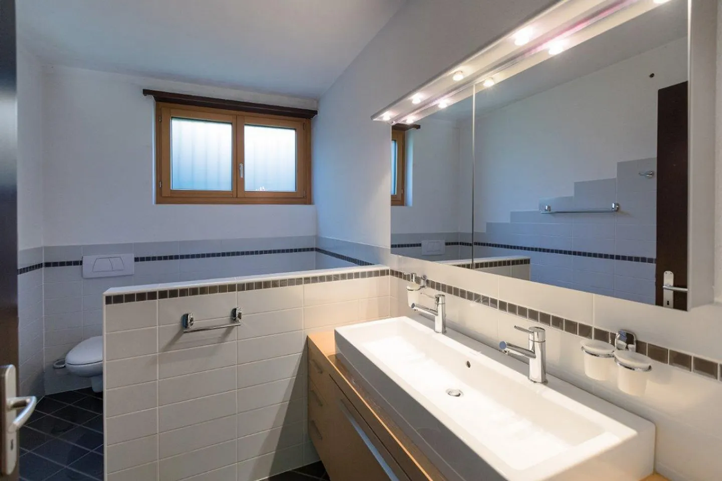 Villa unifamiliare esclusiva con vista lago - Foto 7 di 9