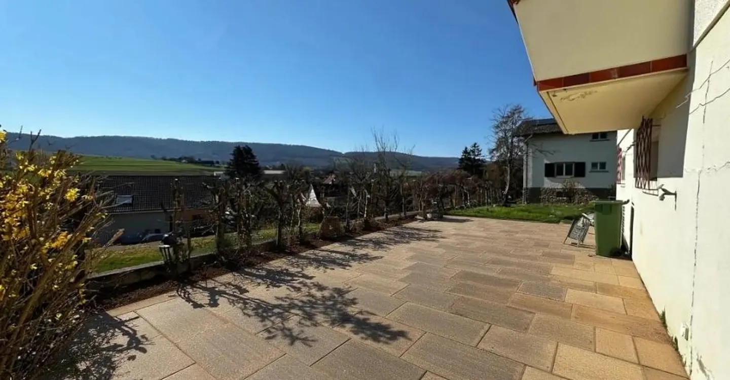 8-room House - Photo 2 of 13