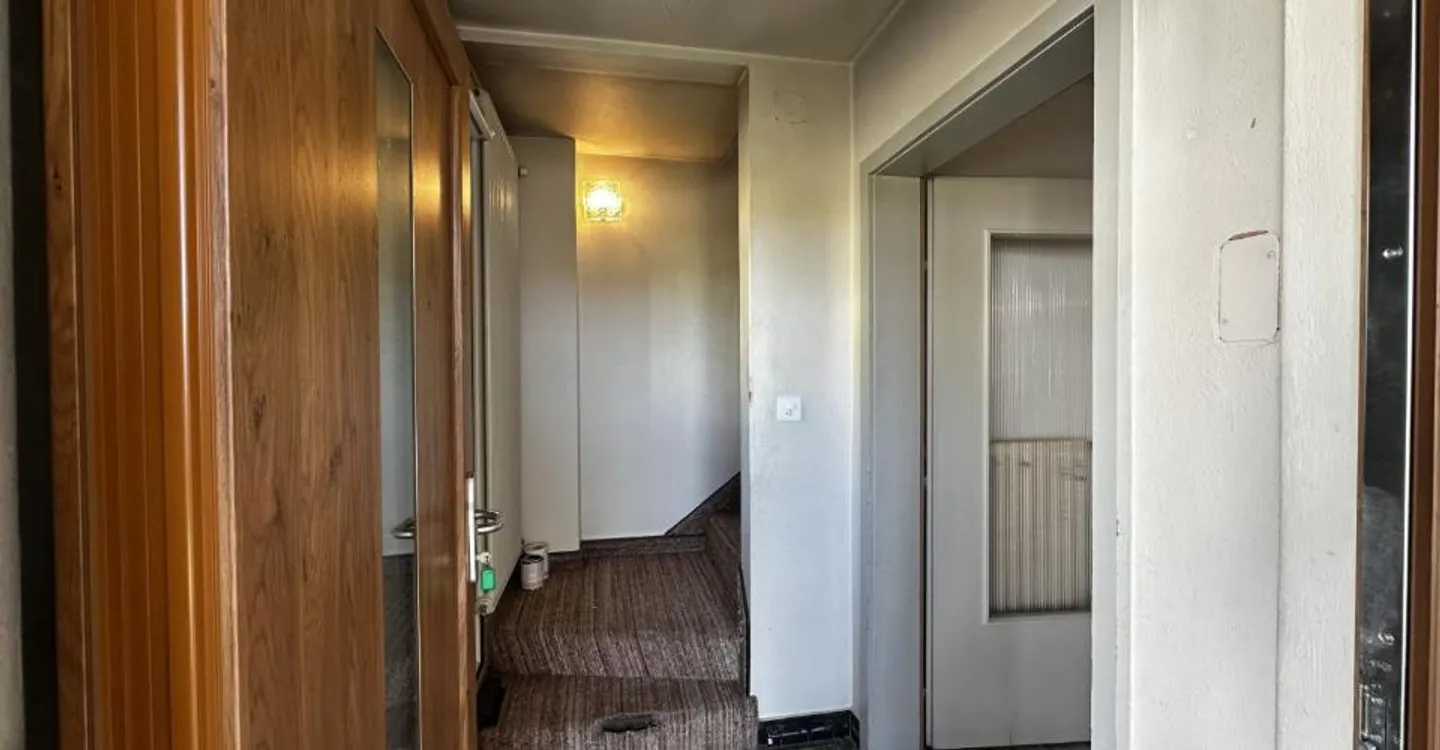 8-room House - Photo 3 of 13