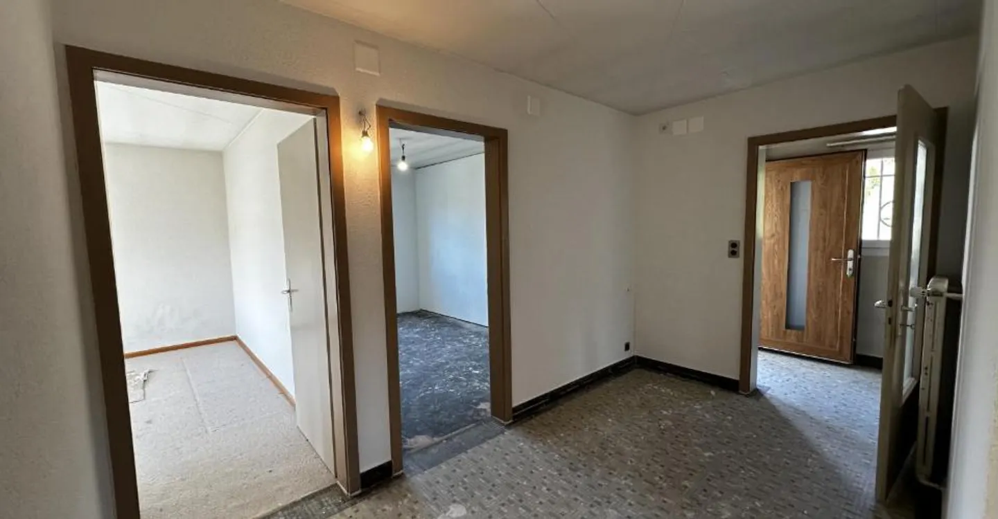 8-room House - Photo 4 of 13