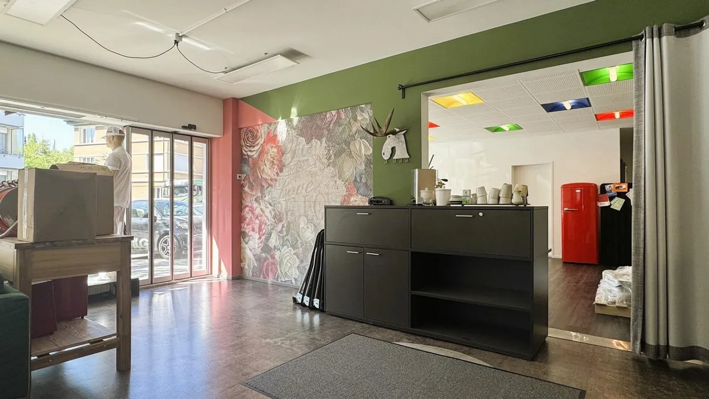 Espace commercial flexible dans un emplacement très visible à Liebefeld ! - Photo 5 sur 13