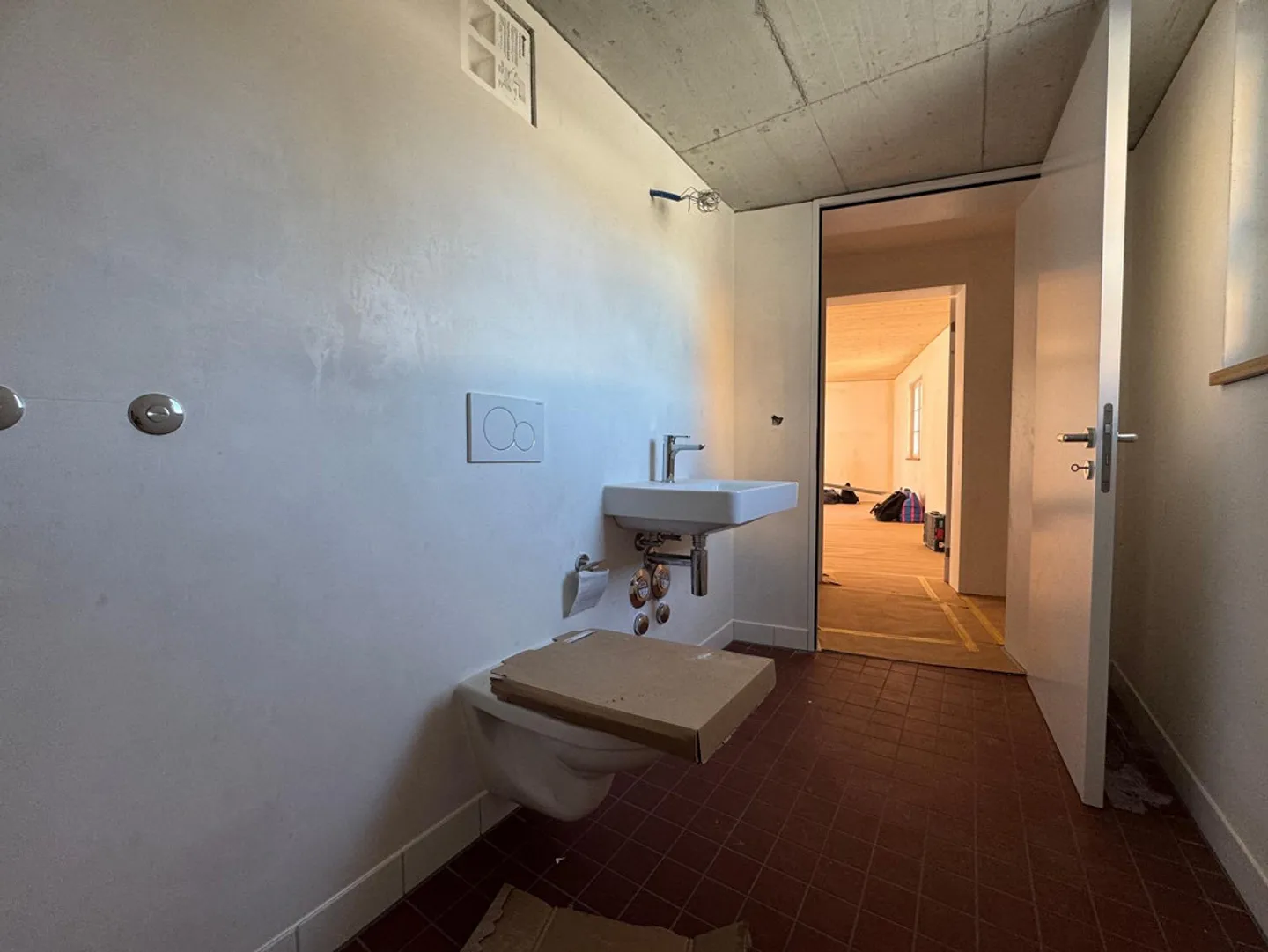 Commercial space with flexible expansion options - Photo 3 of 4