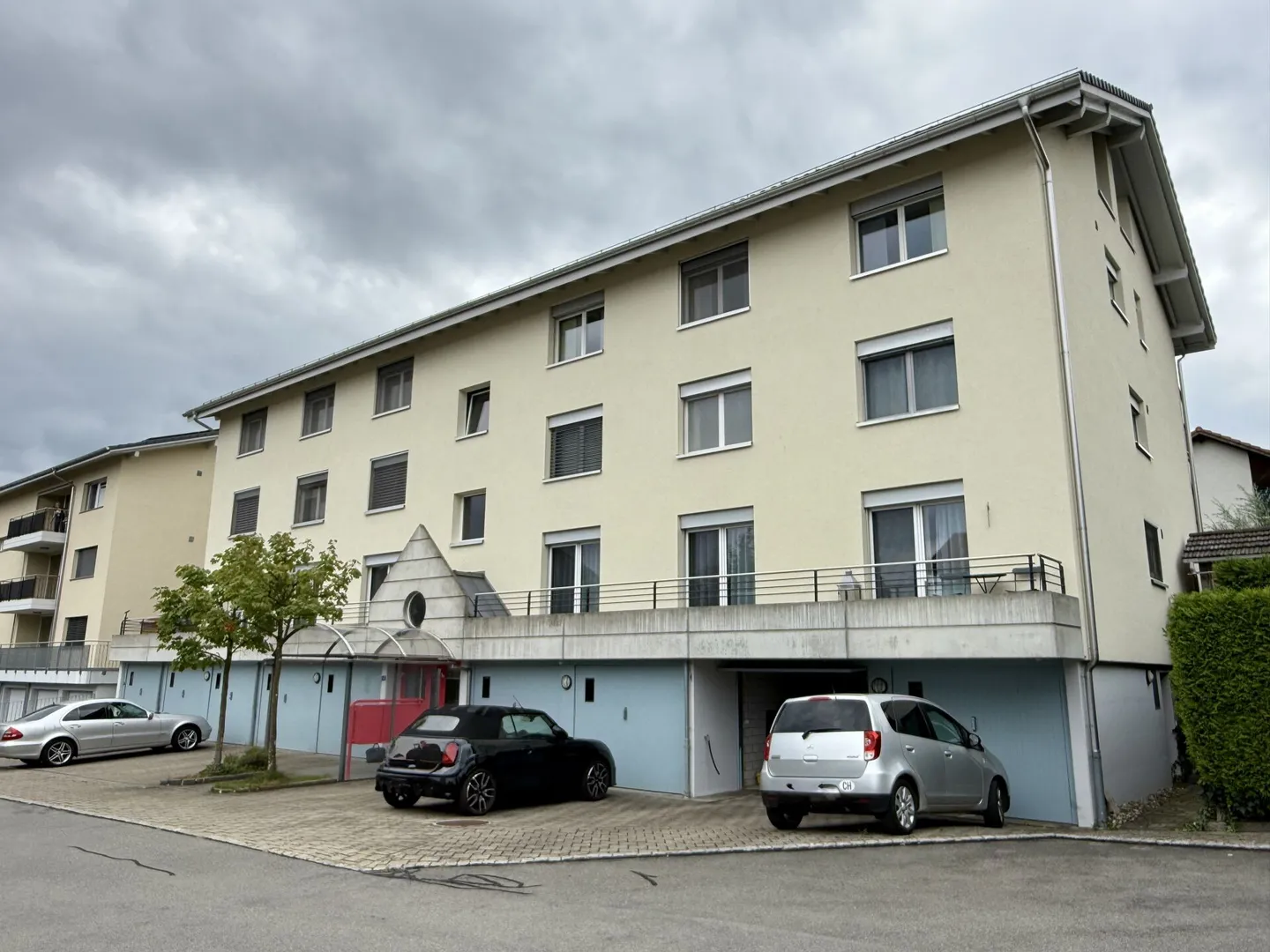 Spacious living with mountain view - 5.5-room maisonette in Römerswil - Photo 1 of 16