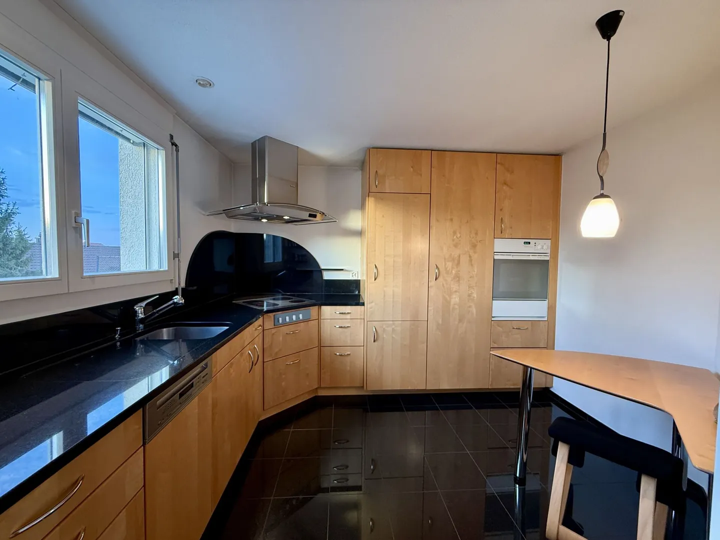 Spacious living with mountain view - 5.5-room maisonette in Römerswil - Photo 6 of 16