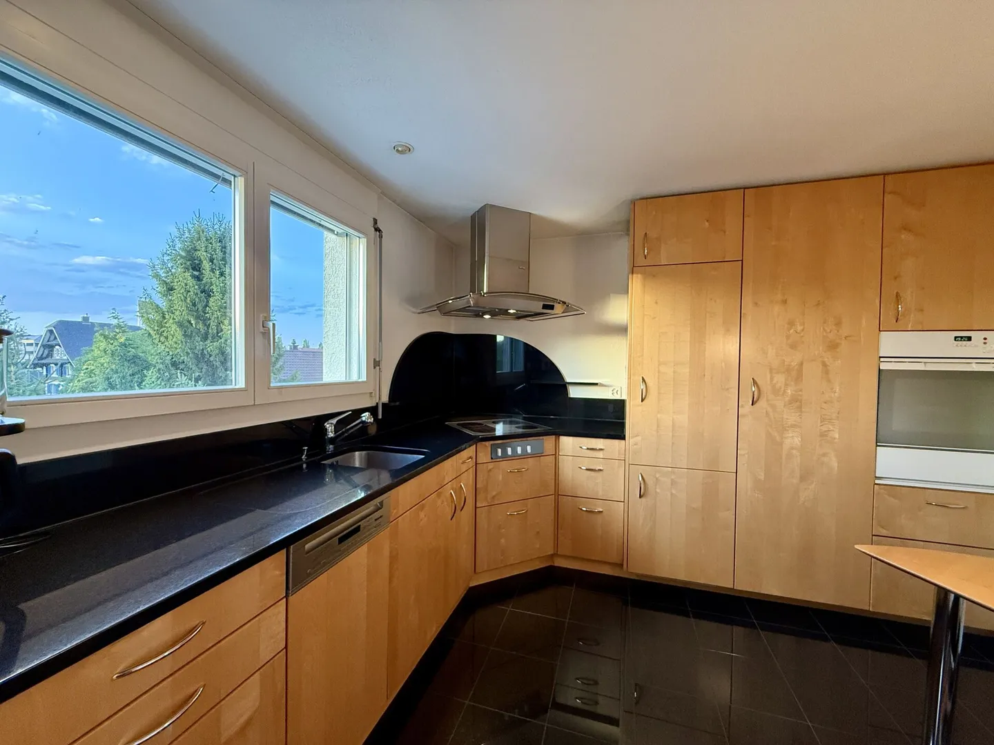 Spacious living with mountain view - 5.5-room maisonette in Römerswil - Photo 7 of 16