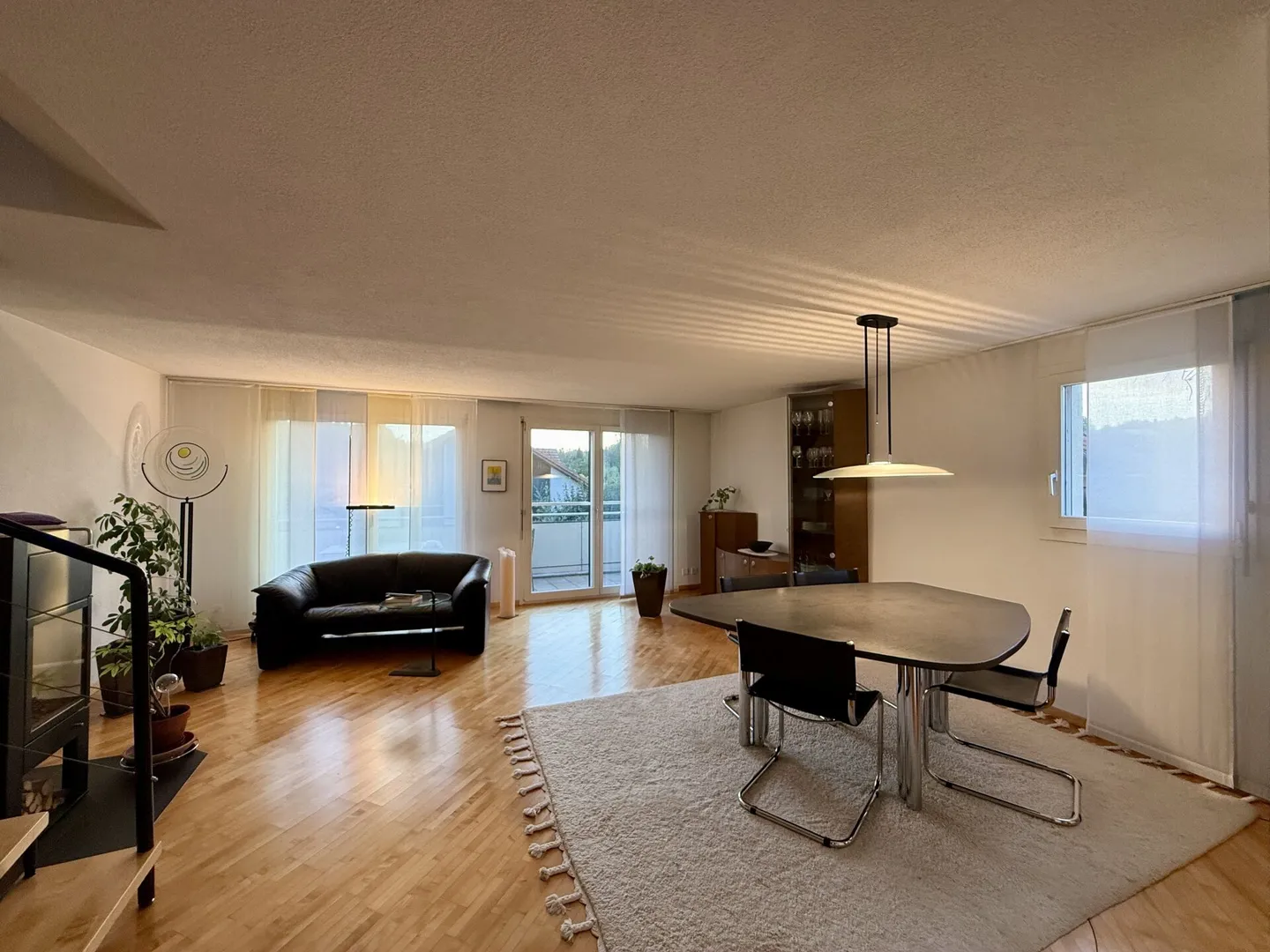 Spacious living with mountain view - 5.5-room maisonette in Römerswil - Photo 4 of 16