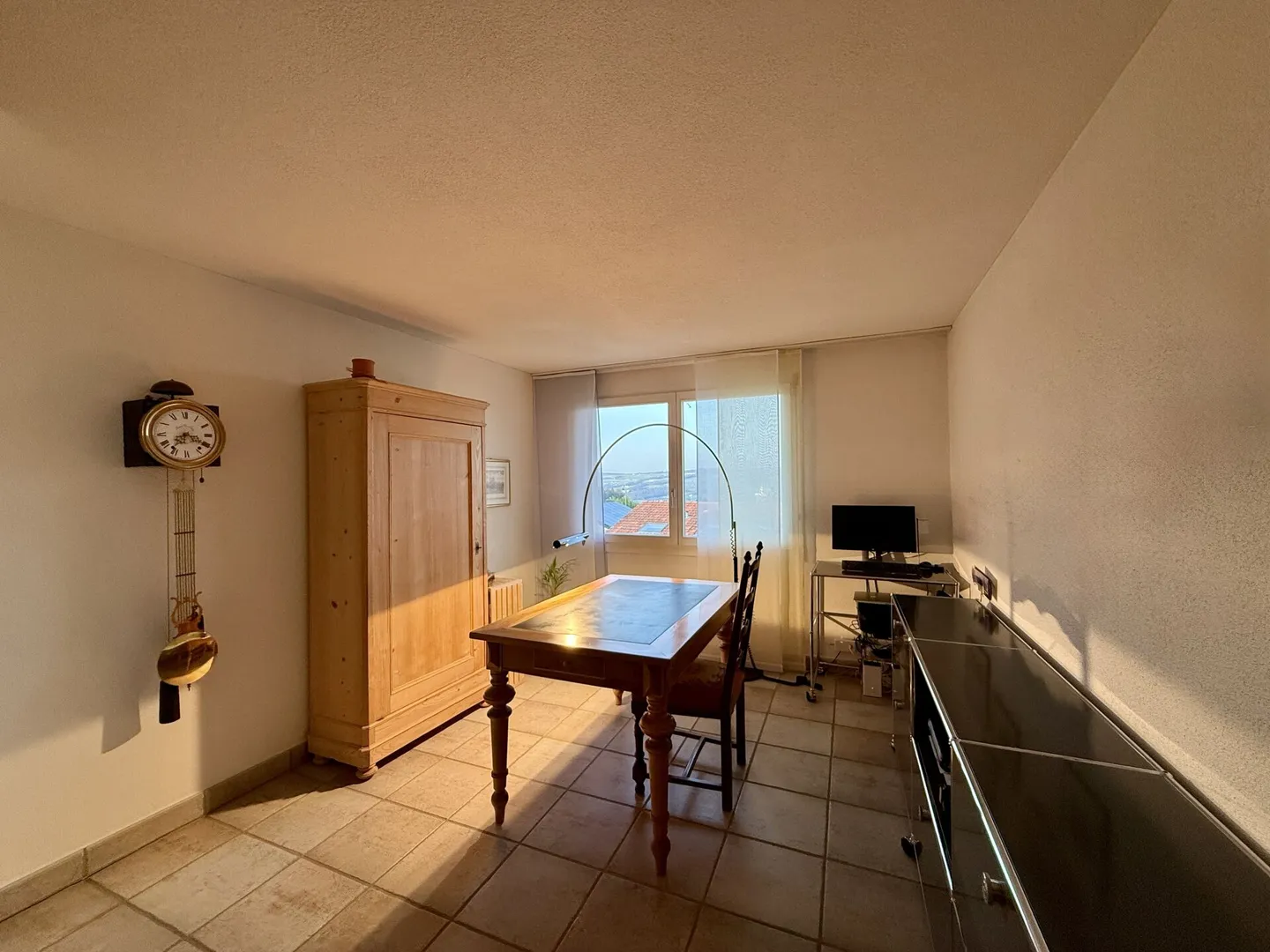 Spacious living with mountain view - 5.5-room maisonette in Römerswil - Photo 8 of 16