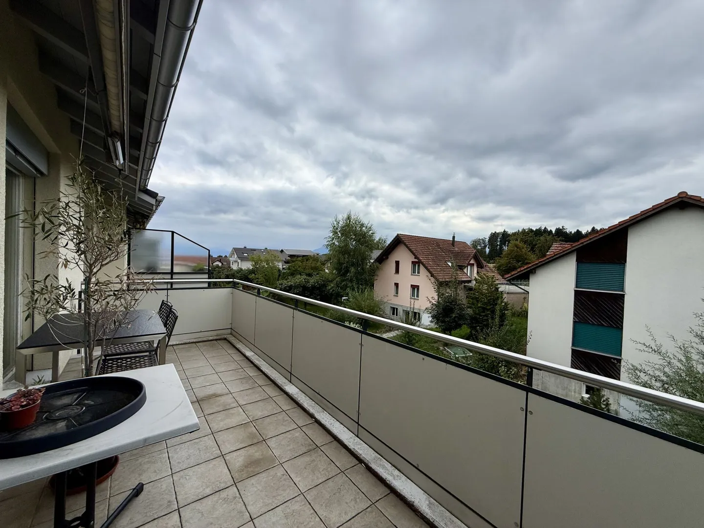 Spacious living with mountain view - 5.5-room maisonette in Römerswil - Photo 15 of 16