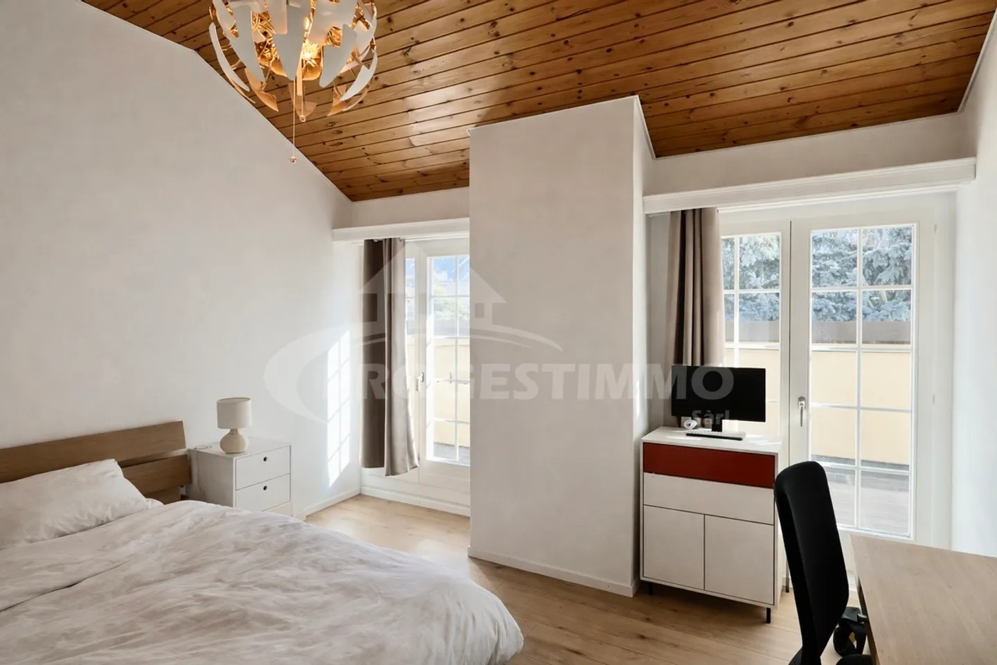 6.5-ROOM VILLA, GENEROUS VOLUMES AND HIGH EXTENSION POTENTIAL - Photo 9 of 13