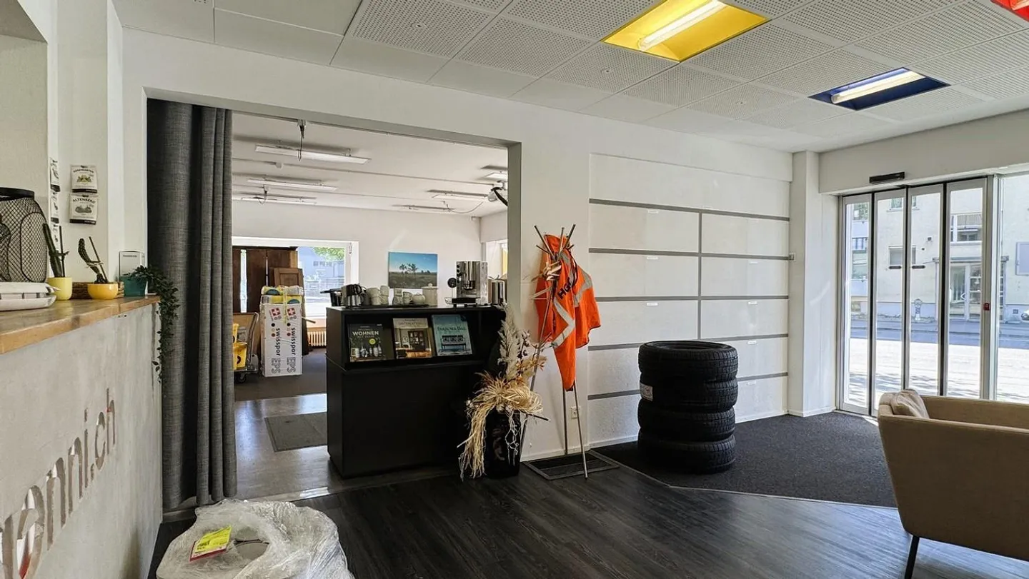 Espace commercial flexible dans un emplacement très visible à Liebefeld ! - Photo 12 sur 12