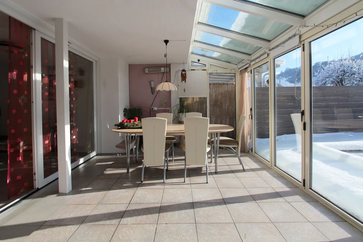 LIVING WITH QUALITY OF LIFE - spacious family home with pool, winter garden and plenty of space - Photo 5 of 14