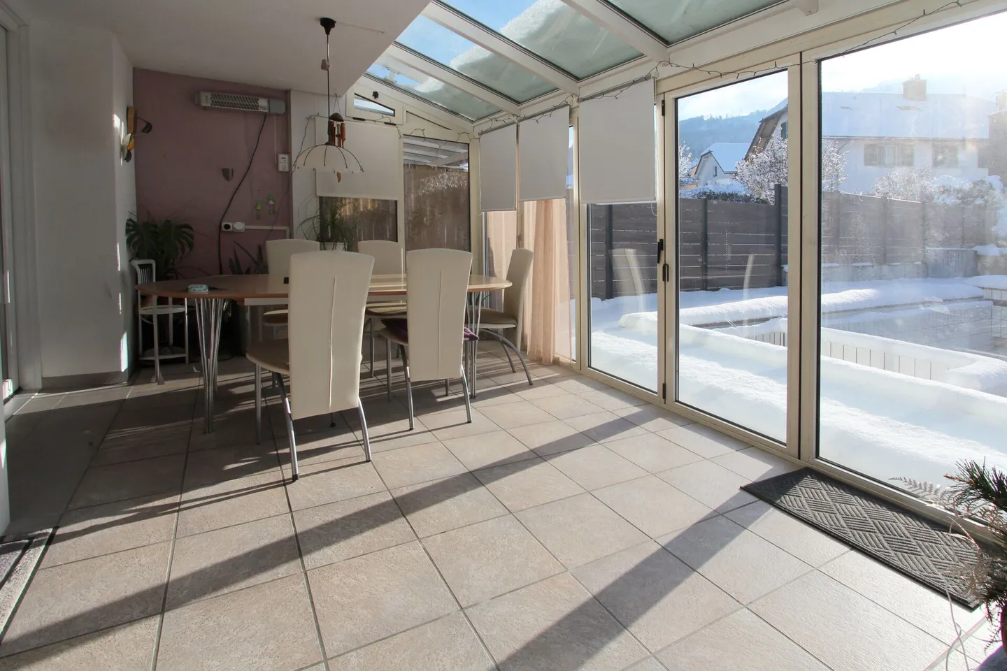 LIVING WITH QUALITY OF LIFE - spacious family home with pool, winter garden and plenty of space - Photo 6 of 14