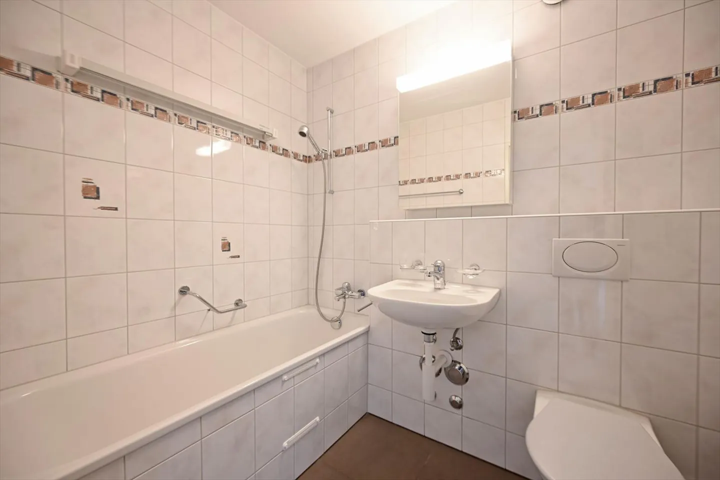 Attractive 3.5-room apartment with adjoining 1-room apartment - Photo 8 of 9