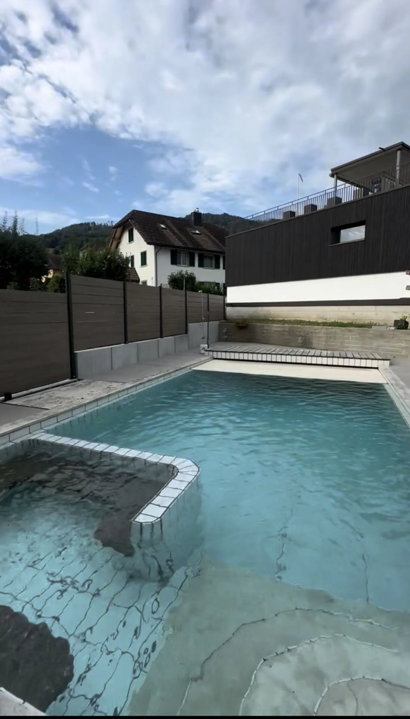 LIVING WITH QUALITY OF LIFE - spacious family home with pool, winter garden and plenty of space - Photo 7 of 14