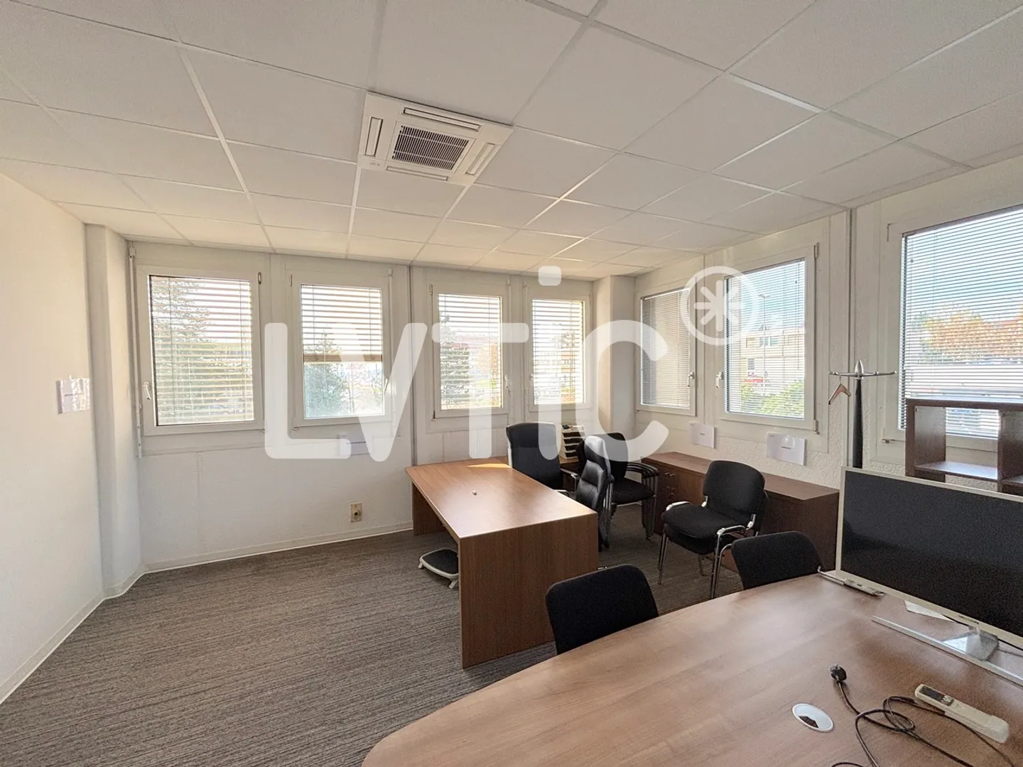 Bureau spacieux à Bussigny - Photo 3 sur 6