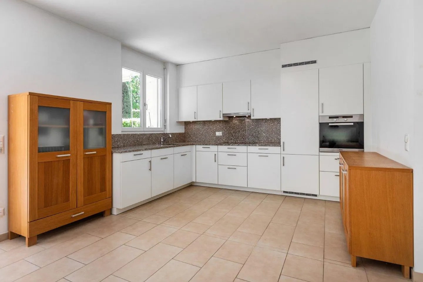 Geräumige 3,5-Zimmer-Wohnung im Erdgeschoss in ruhiger Wohnlage - Foto 3 von 13