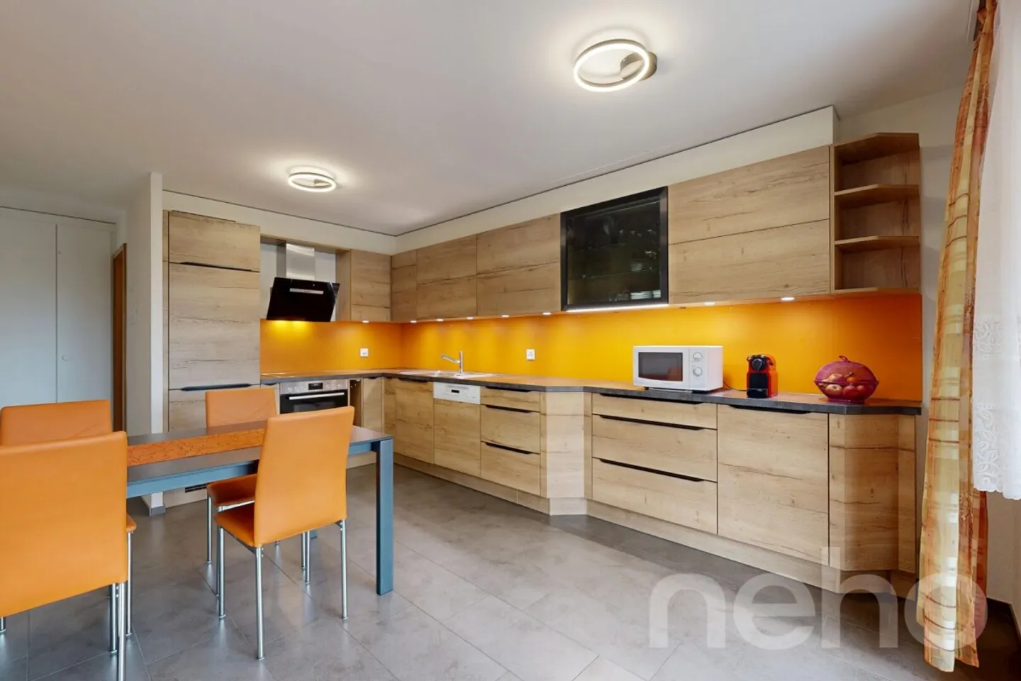 Geräumige 5,5-Zimmer-Wohnung von 160 m² in ruhiger Lage mit freiem Blick - Foto 2 von 12
