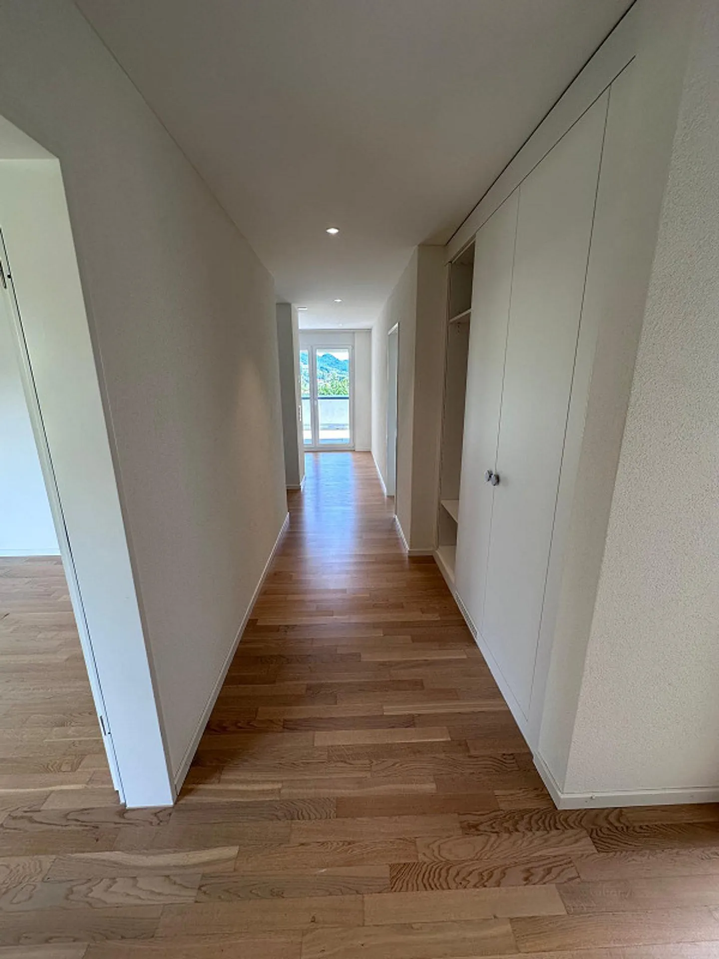 Stylische Attika-Wohnung mit Terrasse - Foto 5 von 17