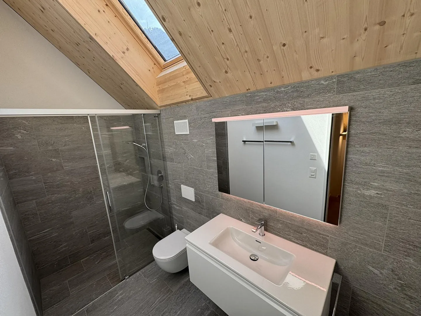 Nuova costruzione / appartamento attico di 5,5 stanze - Foto 13 di 21