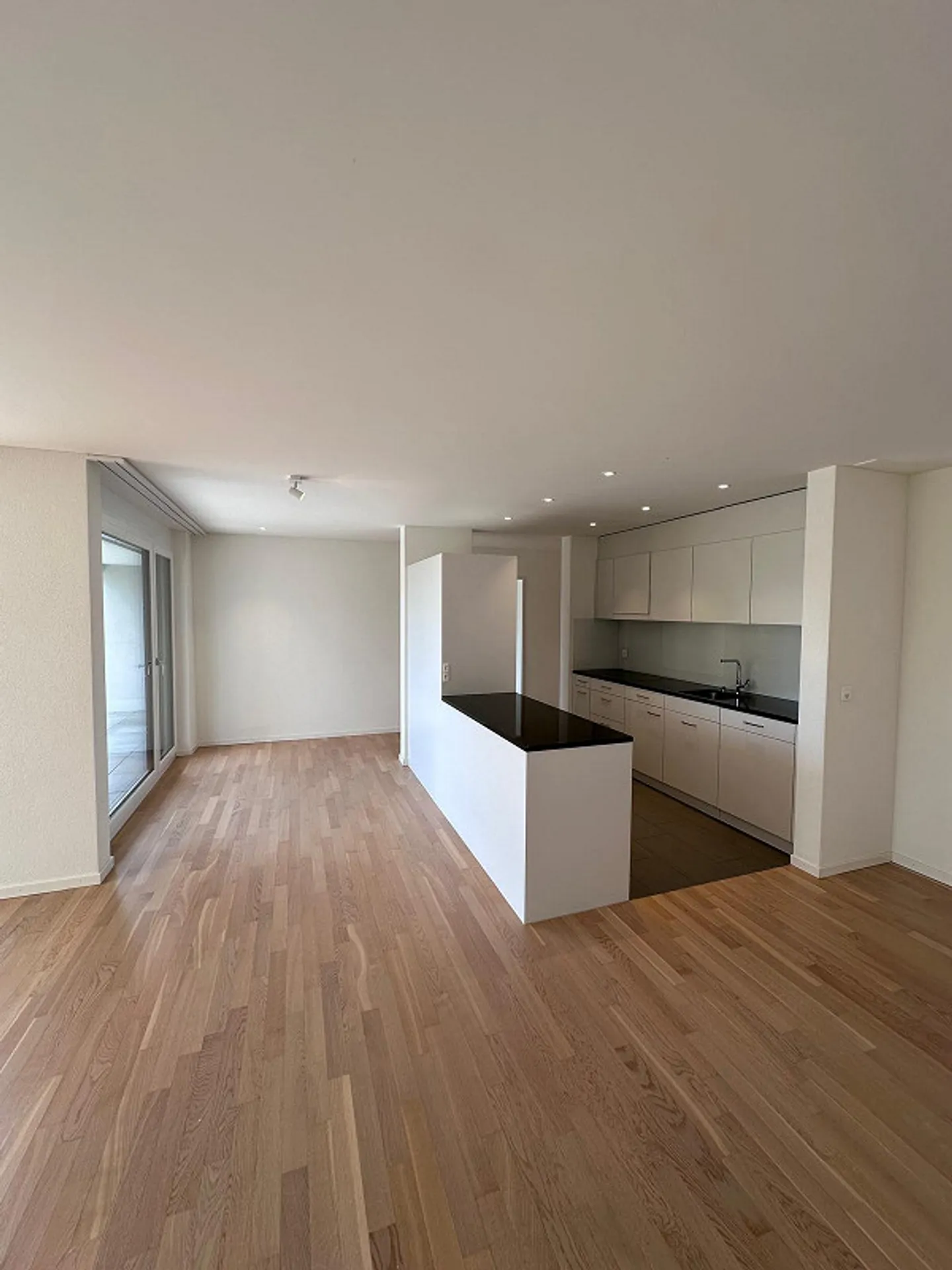 Stylische Attika-Wohnung mit Terrasse - Foto 10 von 17