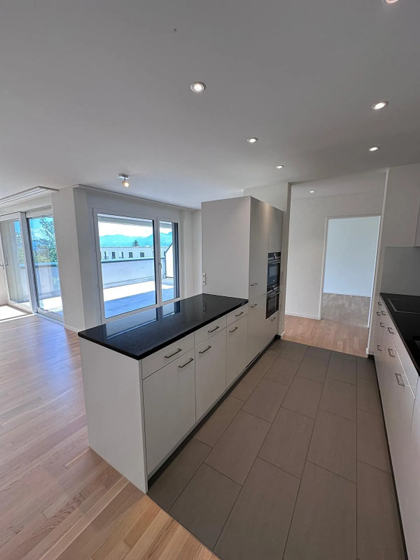 Stylische Attika-Wohnung mit Terrasse - Foto 11 von 17