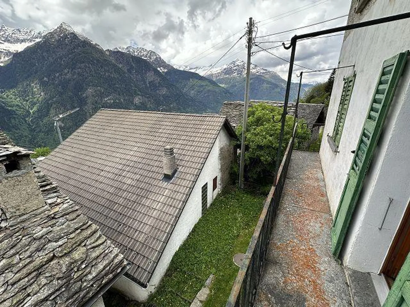 Maison de 3 familles dans un emplacement très calme et ensoleillé avec vue - Photo 23 sur 34