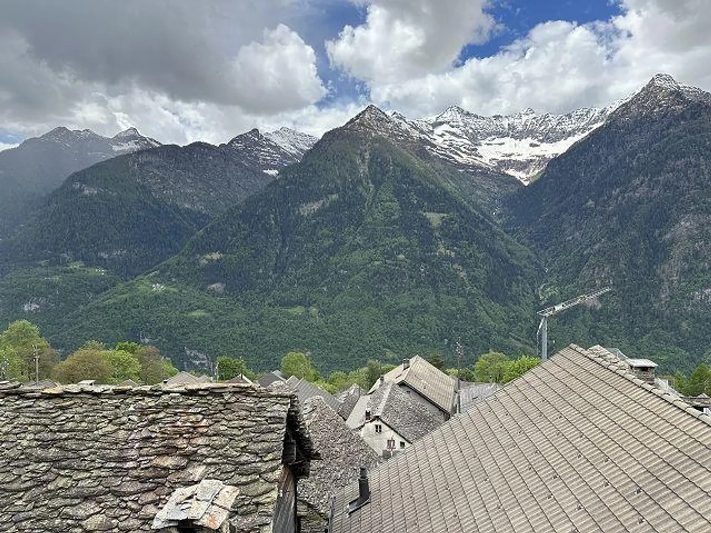 Maison de 3 familles dans un emplacement très calme et ensoleillé avec vue - Photo 30 sur 34