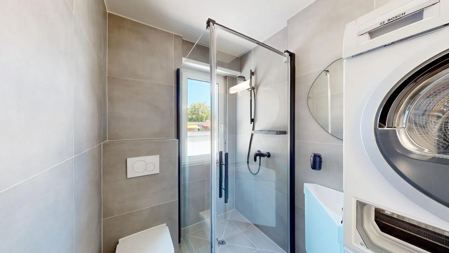 Modernized penthouse apartment with stunning 360° terrace - Photo 7 of 8