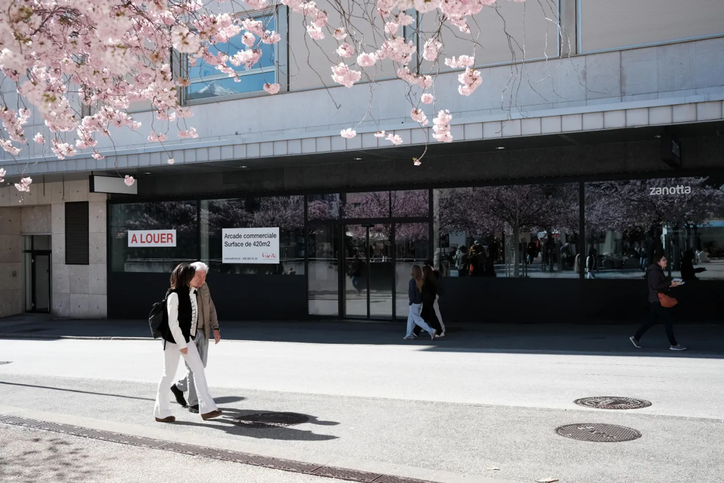 Werden Sie das Schaufenster eines lebhaften Viertels - Foto 1 von 12