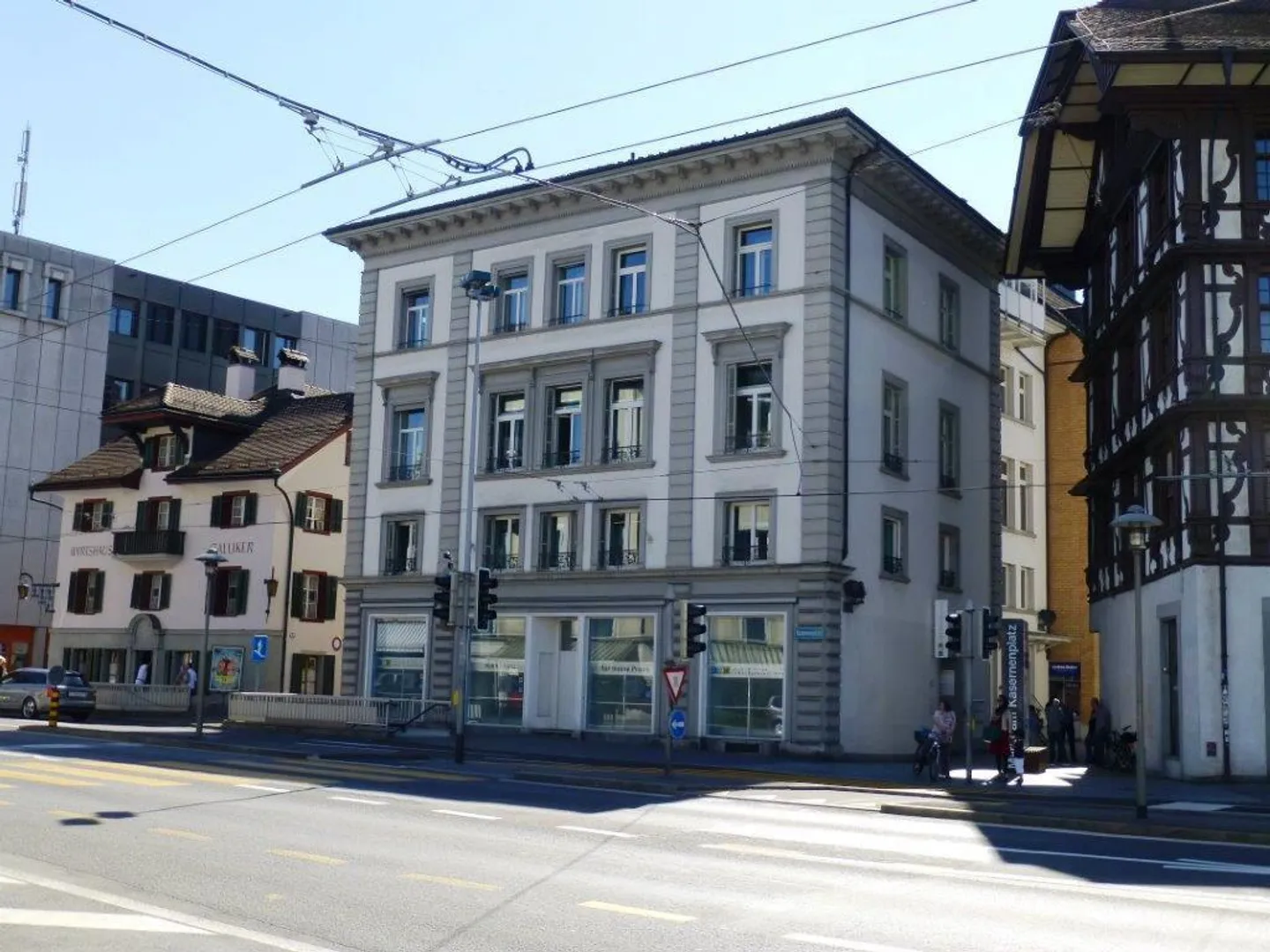 Spazi commerciali rappresentativi in posizione privilegiata al Kasernenplatz 1 - Foto 1 di 12