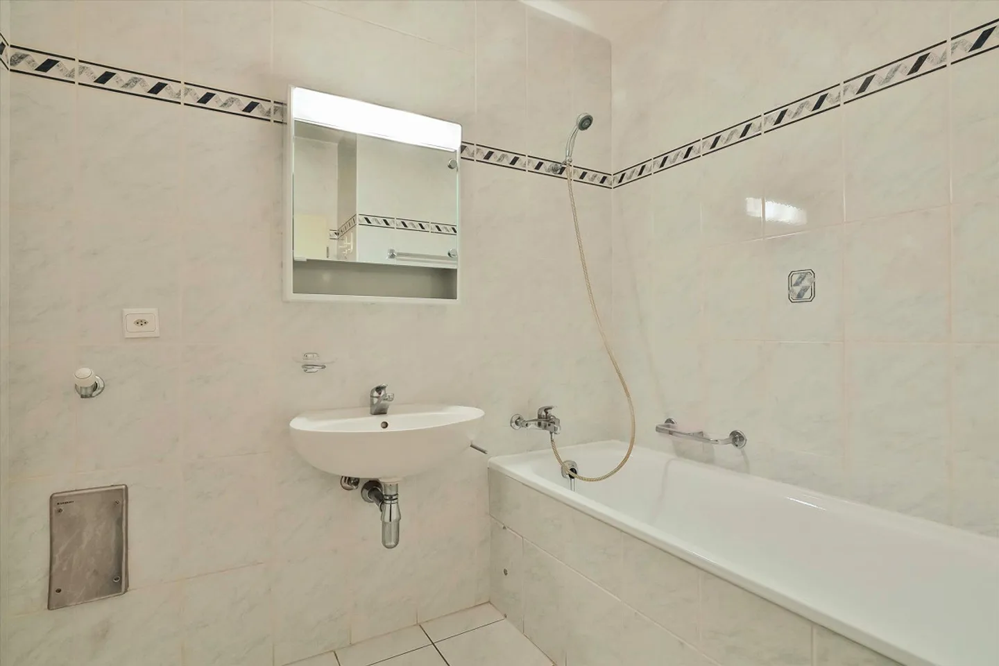 Stunning 5-room apartment in Servette - Photo 5 of 8