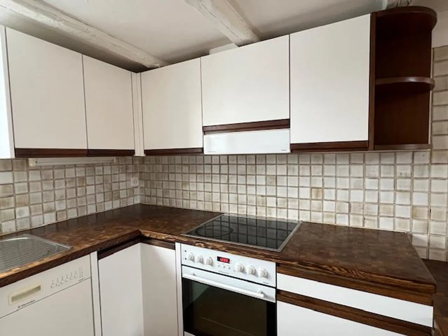 3 Room Attic Apartment - Photo 3 of 14