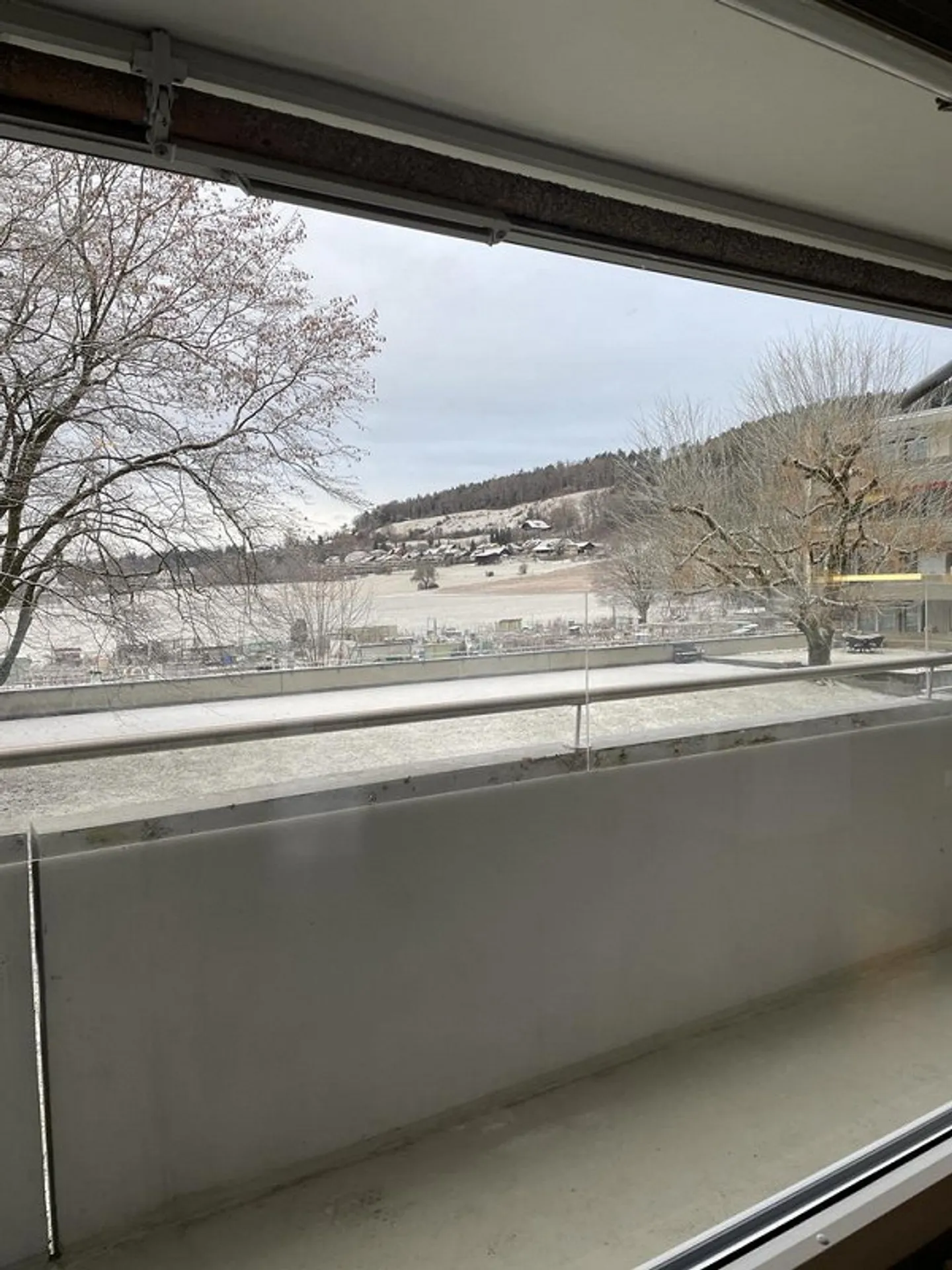 Modernes Apartment mit Balkon - Foto 9 von 9